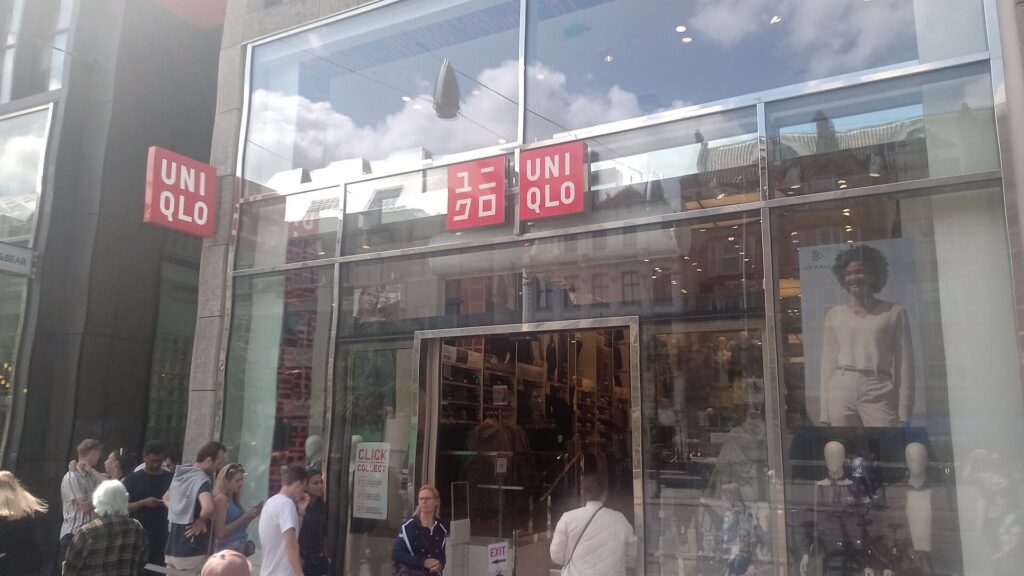 Uniqlo-winkel aan de Kalverstraat in Amsterdam