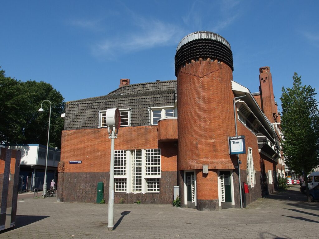 Het Schip van Michel de Klerk in de Spaarndammerbuurt
